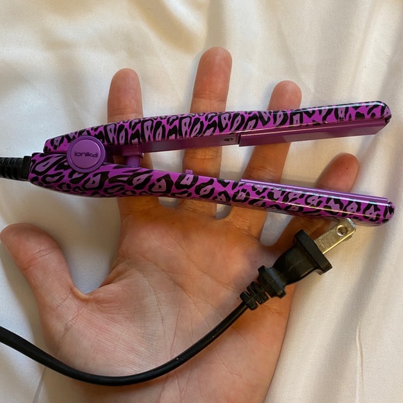 Mini Hair Straightener - Picture 2 of 6